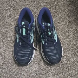 Brooks Teal And Navy Blue Running Shoes